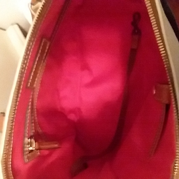 🎁 SOLD NEW Dooney & Burke White w SaddleTan Bag/Crossbody - Picture 9 of 12